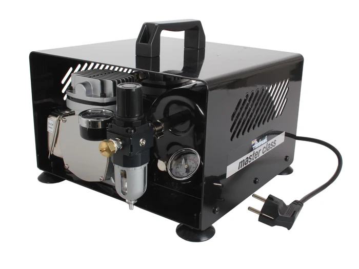 REVELL MASTER CLASS COMPRESSOR WITH 2.5LTR AIR TANK