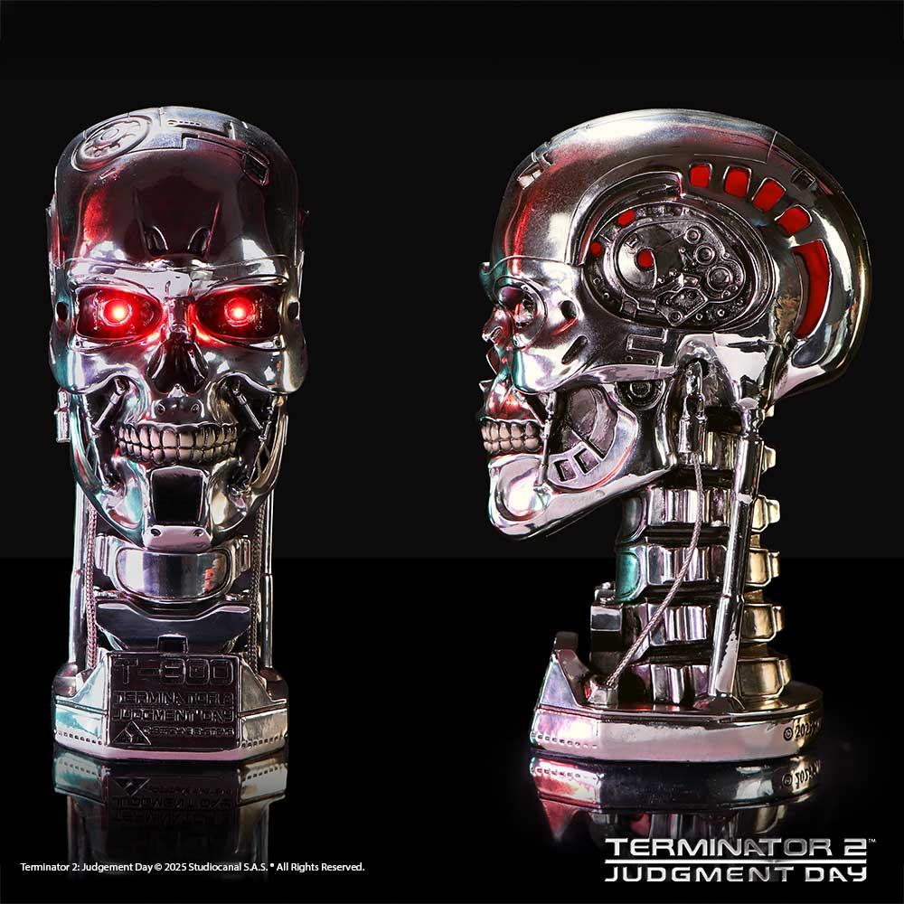 TERMINATOR T-800 LIGHT UP FIGURE