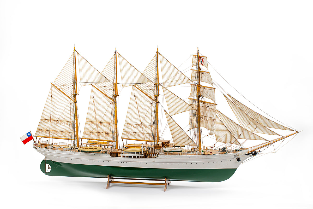 1:100 Esmeralda Special Edition -Wooden hull