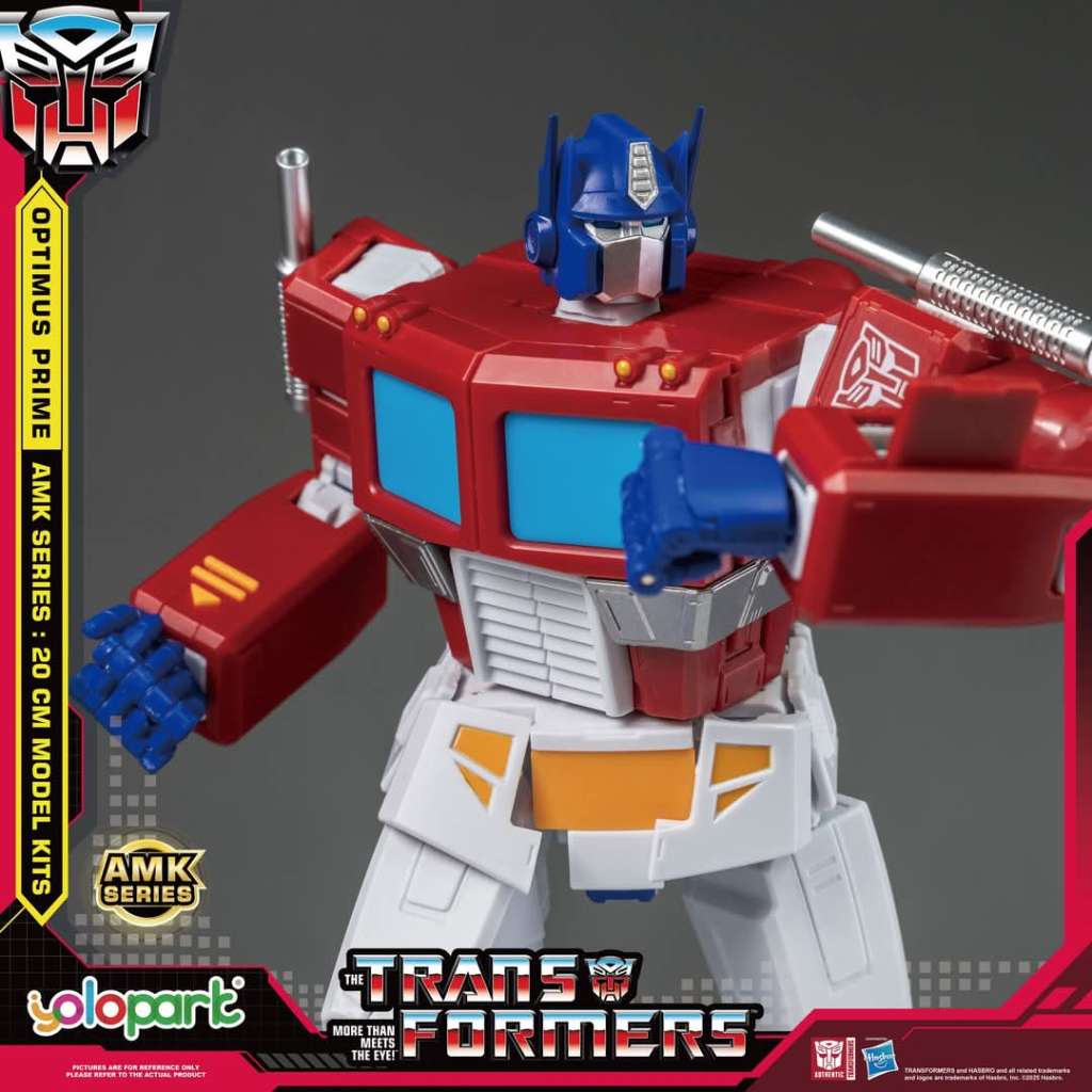 TRANSFORMERS GENERATION ONE - Optimus Prime - Model Kit 20cm