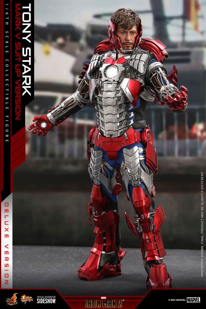 MARVEL - Tony Stark (Mark V Suit Up) Deluxe - Action Figure 31cm