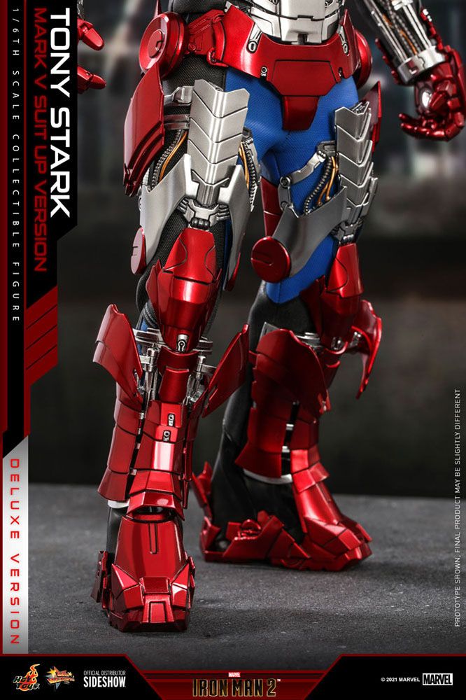 MARVEL - Tony Stark (Mark V Suit Up) Deluxe - Action Figure 31cm