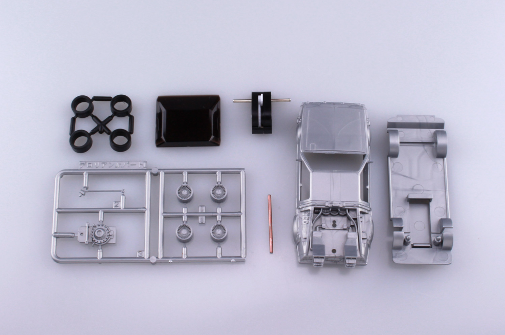 BACK TO THE FUTURE 1 - Delorean - Model Kit 1/43 10cm