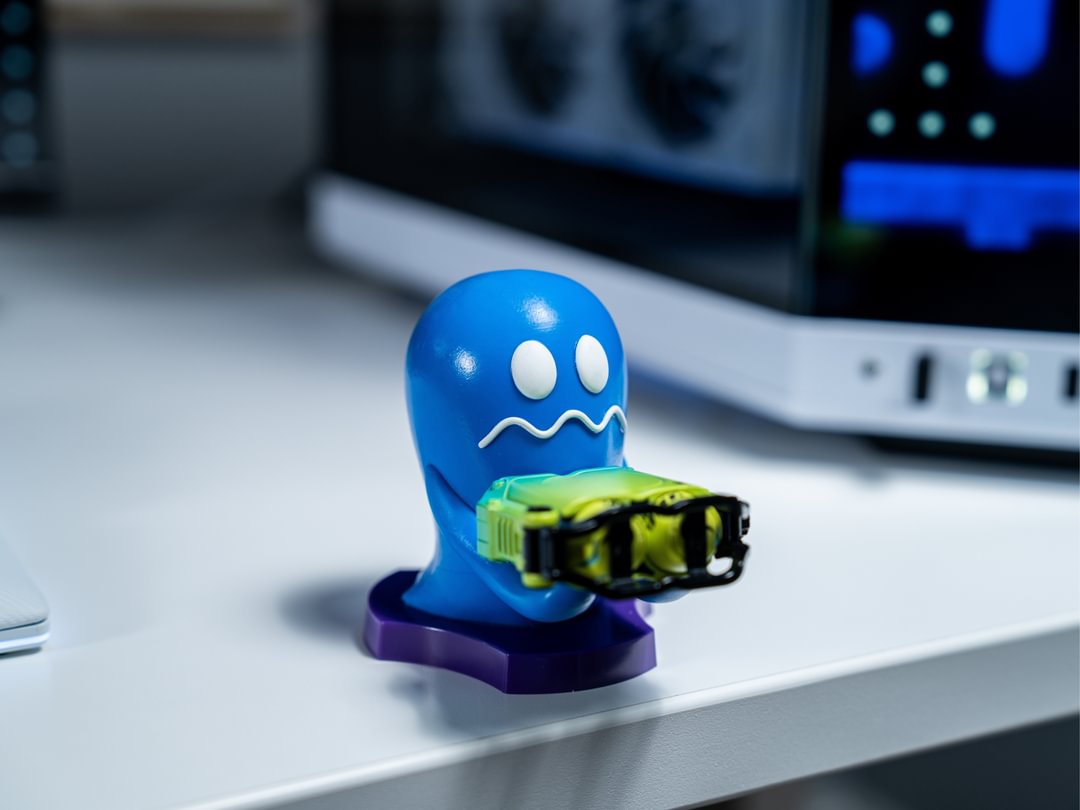 PAC-MAN - Scared Ghost - 'Holdem' Controller & Phone Support - 11cm