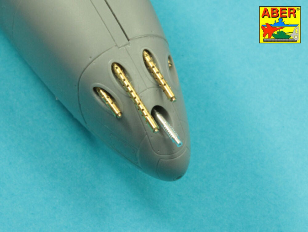 Armament for U.S. fighter Lockheed P-38 F/G Lighting: 1 x 20mm & 4x 12,7mm gun barrels