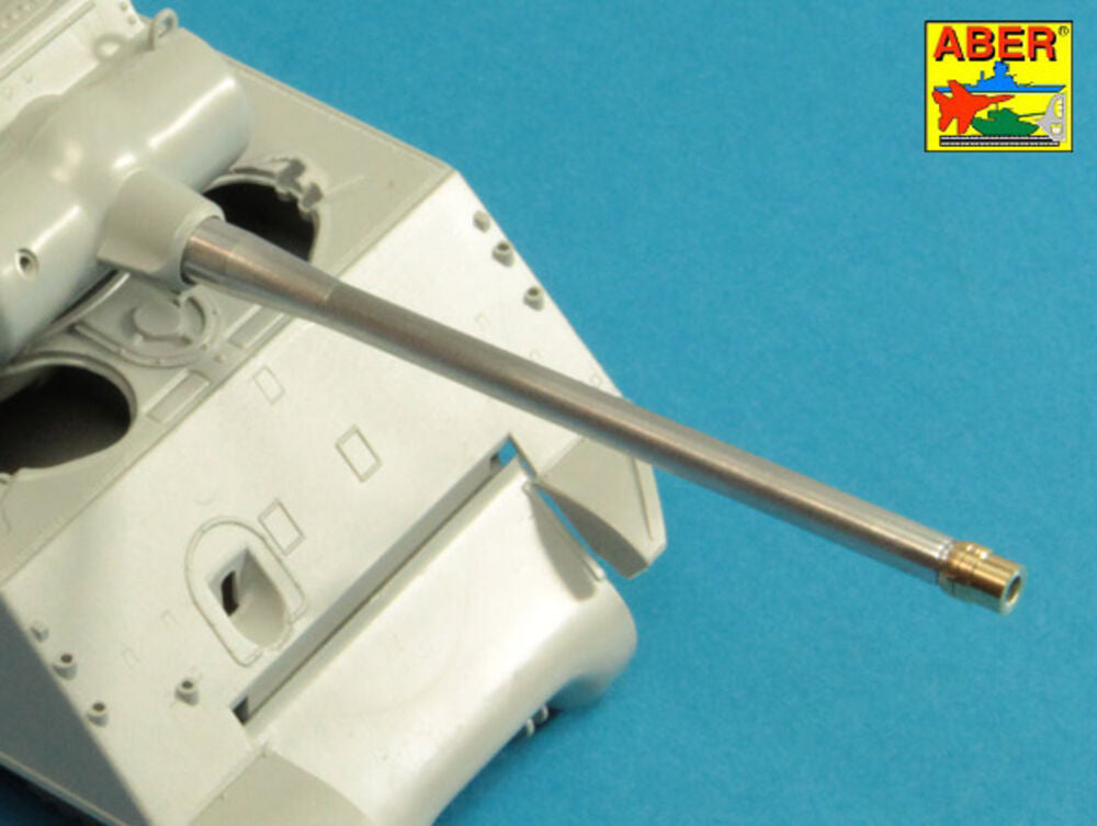 U.S 90 mm M3 barrel with thread protector for tank destroyer M36B1