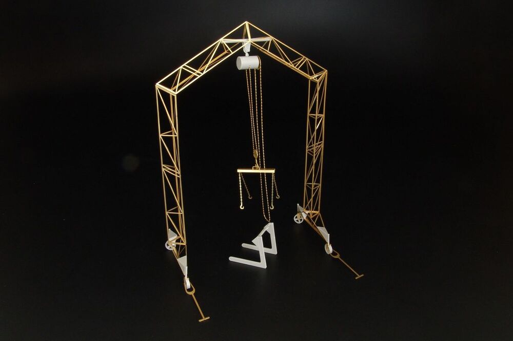 German airfield portal crane