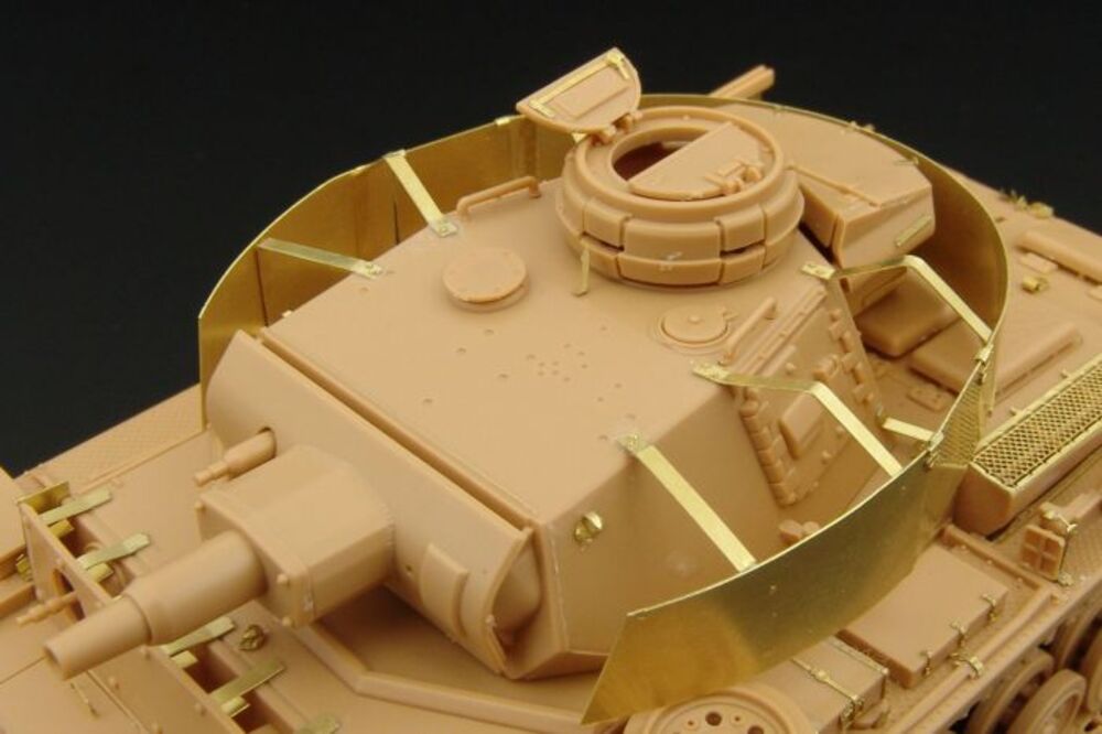 Pz III TURRET SCHURZEN