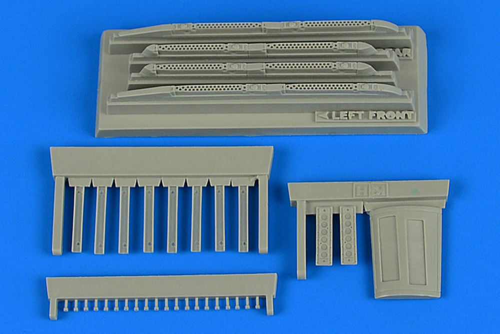 Su-17/22M3/M4 Fitter K covered chaff/fla dispensers for Kitty Hawk