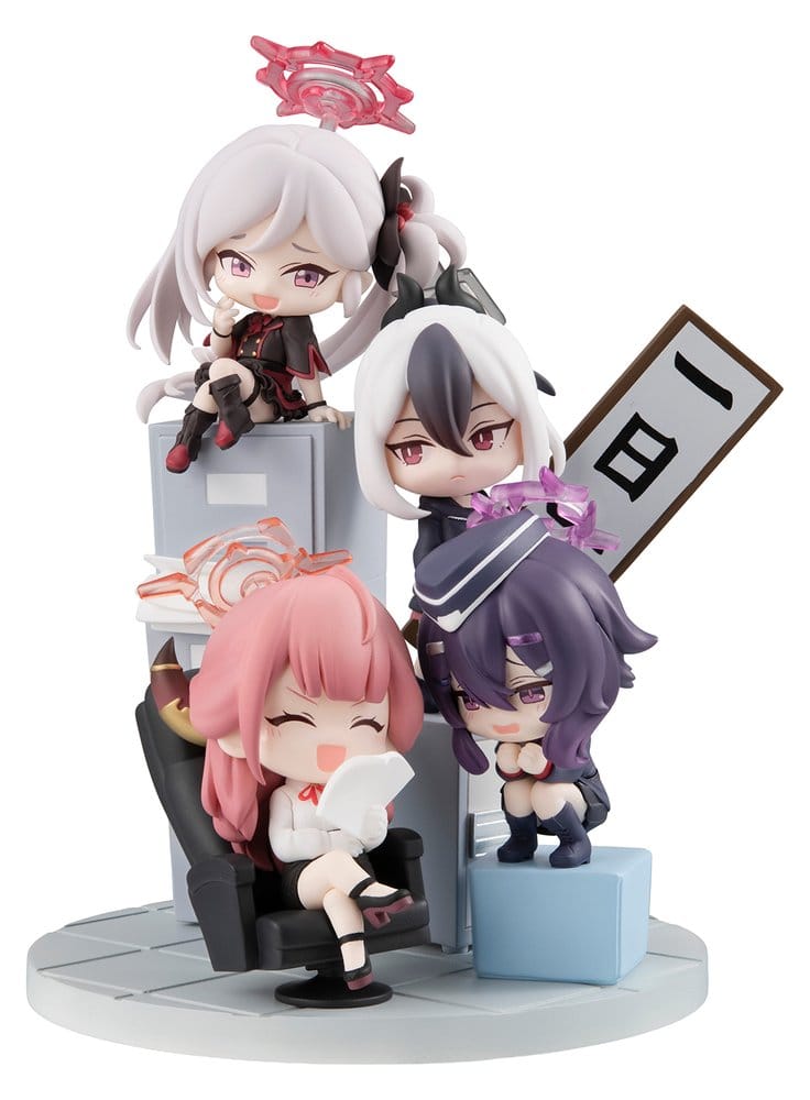 Blue Archive FigUnity PVC Figure 14 cm (with gift)