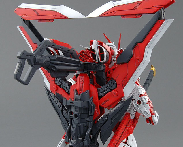 MG Gundam Astray Red Frame Lowe Guele's Customize Mobile Suit - 1/100 - gundam-store.dk