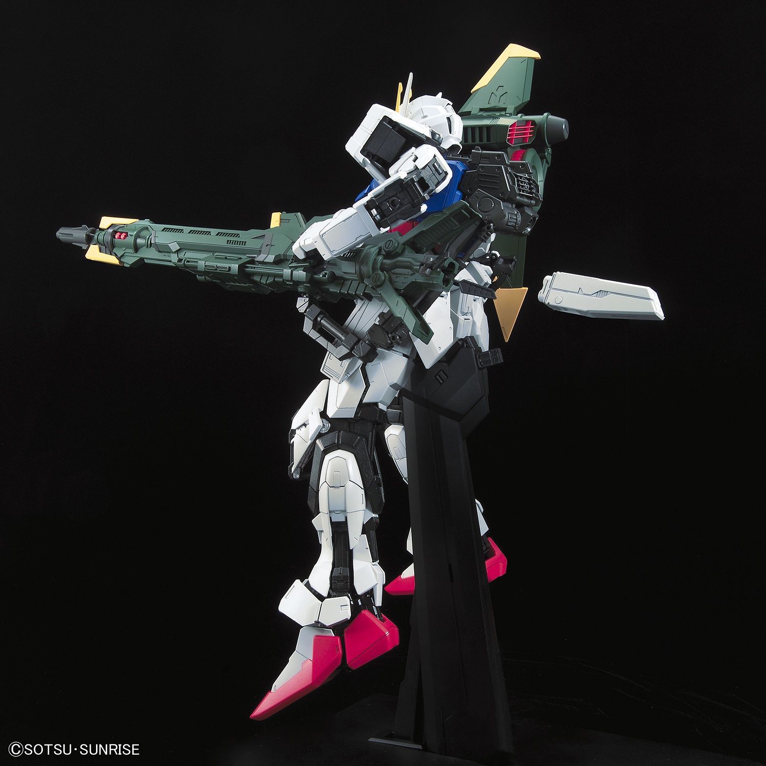 Perfect Grade Gundam Perfect Strike 1/60 - gundam-store.dk