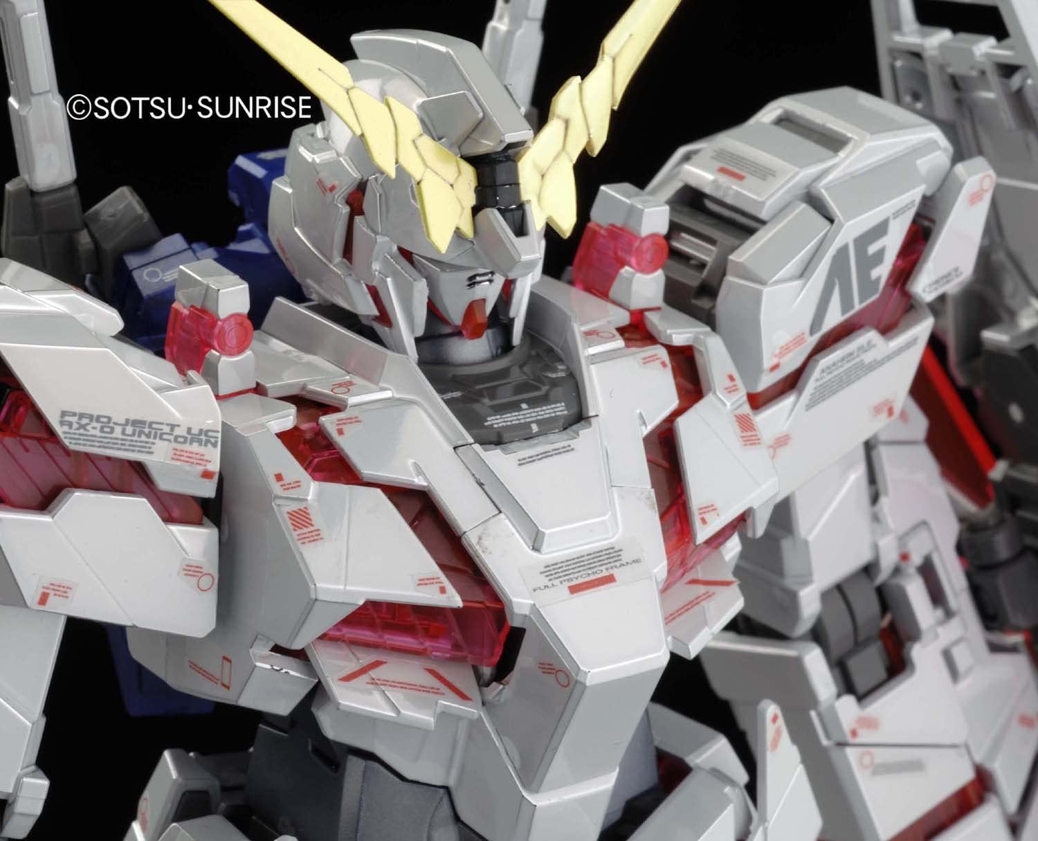 MG RX-0 Unicorn Gundam Ver.Ka (Titanium Finish) 1/100