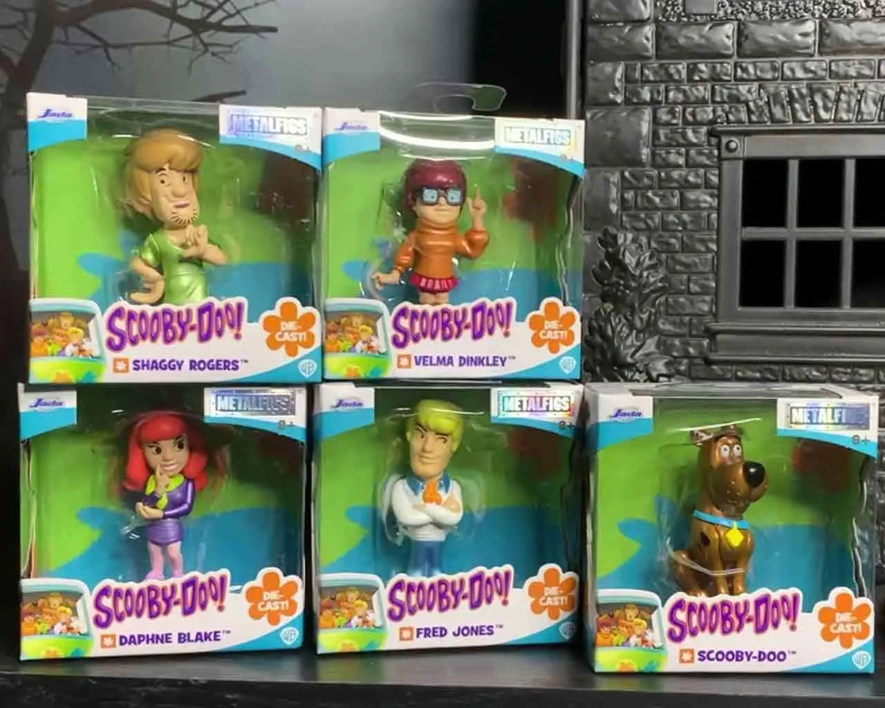 SCOOBY DOO METAL FIGURE BOX DISPLAY (12)