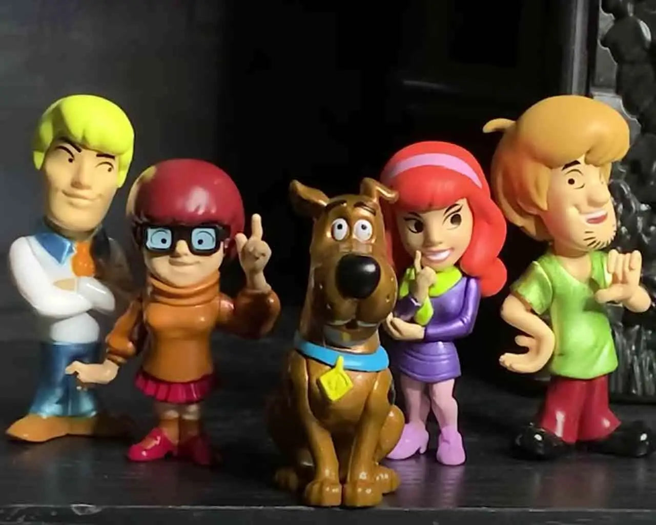 SCOOBY DOO METAL FIGURE BOX DISPLAY (12)