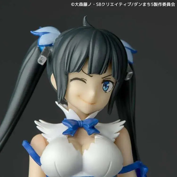 REVOLTECH DANMACHI (IS IT WRONG TO TRY TO PICK UP GIRLS IN A DUNGEON?) HESTIA ACTION FIGURE