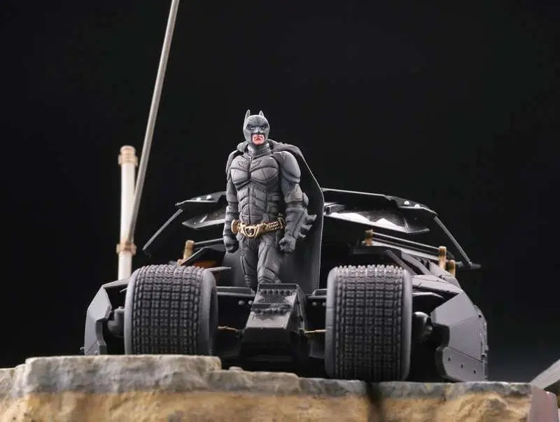 THE DARK KNIGHT TRILOGY LEGACY BATMOBILE TUMBLER IN GOTHAM CITY DIORAMA