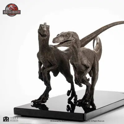 JURASSIC PARK 3 PAIR OF VELOCIRAPTORS 1/8 SCALE BRONZE