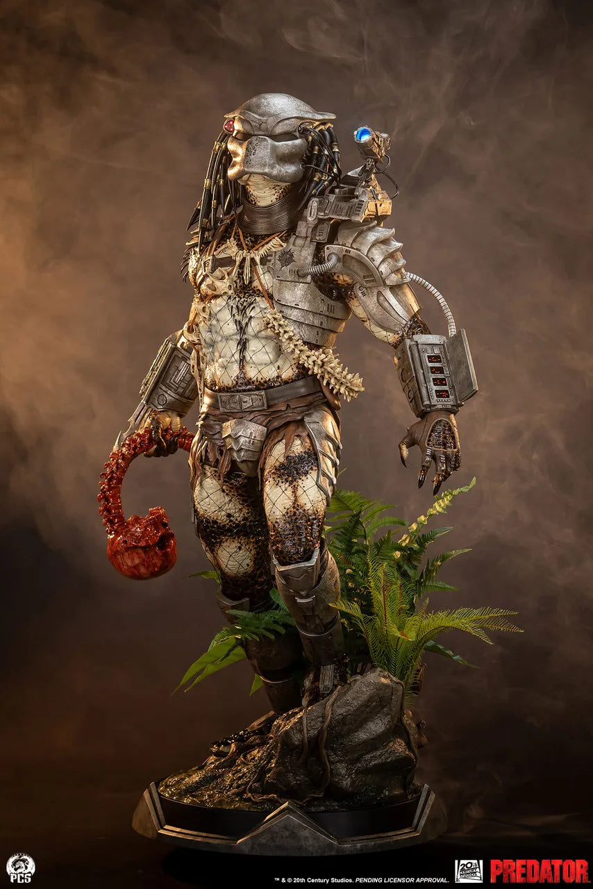PREDATOR 1:2 SCALE STATUE