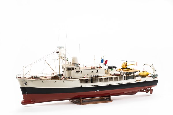 1:45 Calypso - plastic hull