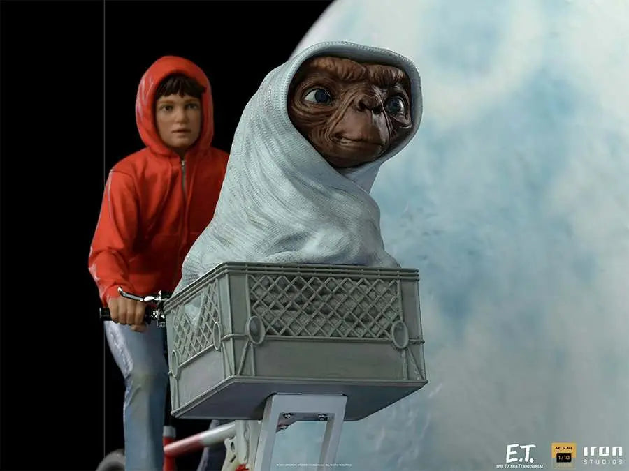 E.T. AND ELLIOT 1/10 ART DELUXE STATUE