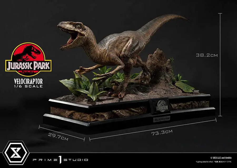 JURASSIC PARK VELOCIRAPTOR ATTACK STATUE