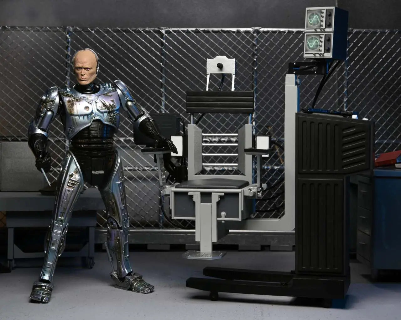 ULTIMATE ROBOCOP BATTLE DAMAGED W/ CHAIR