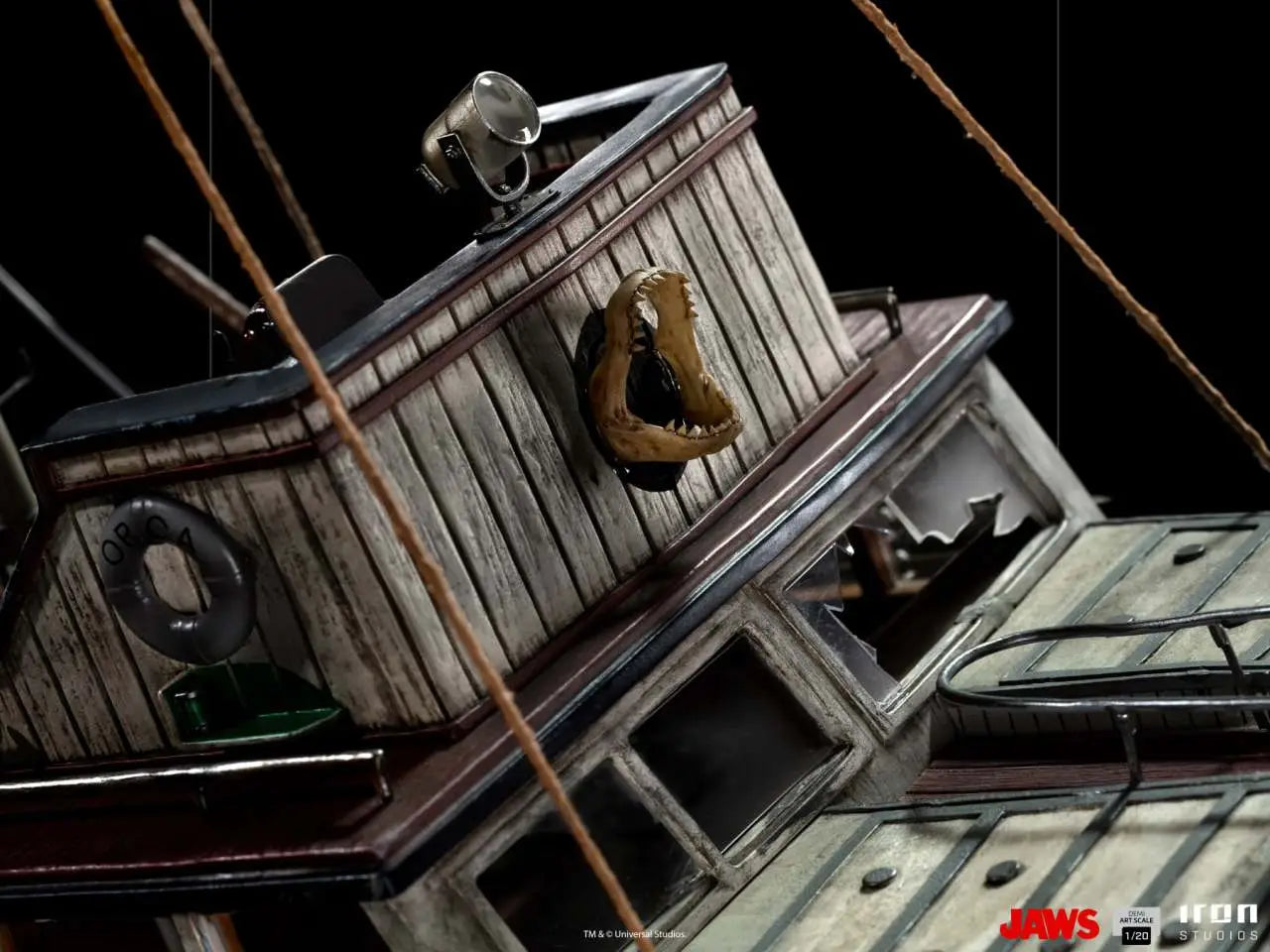 JAWS ATTACK DEMI ART 1/20 STATUE