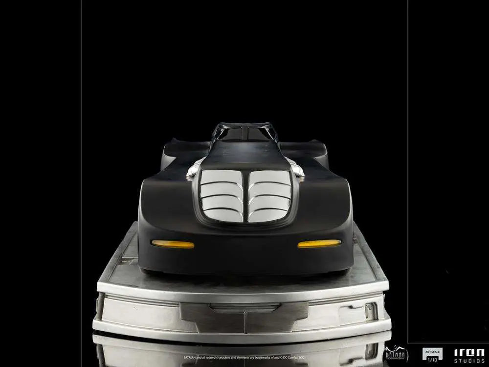 BATMAN TAS BATMOBILE 1/10 STATUE