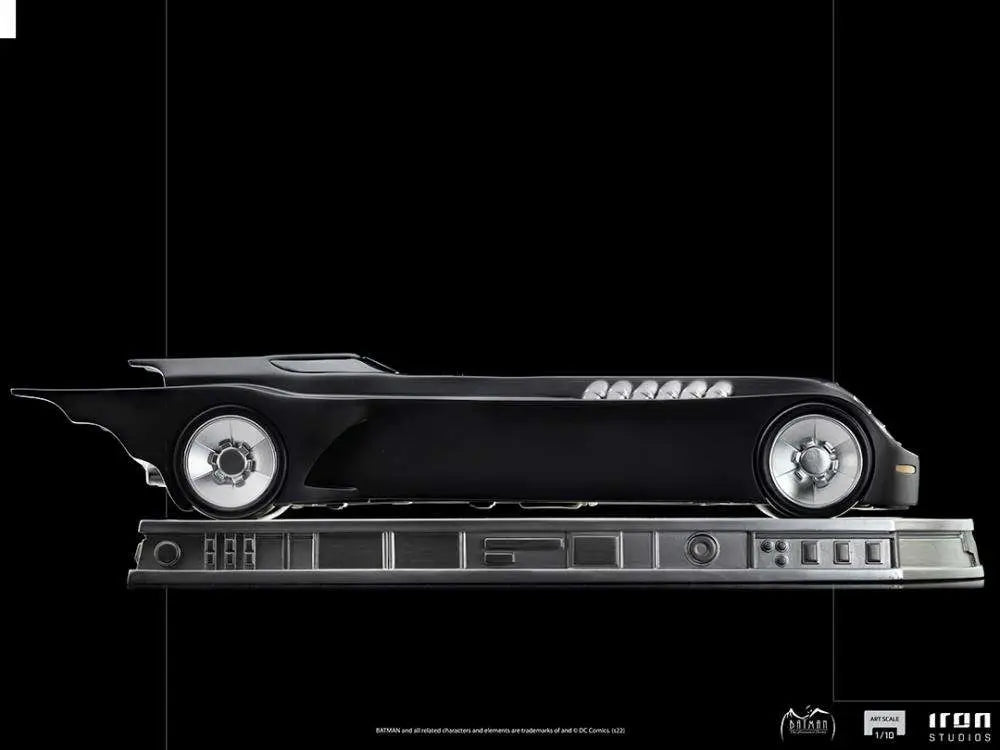 BATMAN TAS BATMOBILE 1/10 STATUE