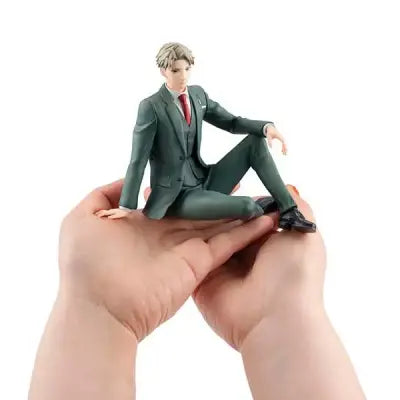 SPY X FAMILY PALM SIZE LOID GEM STATUE