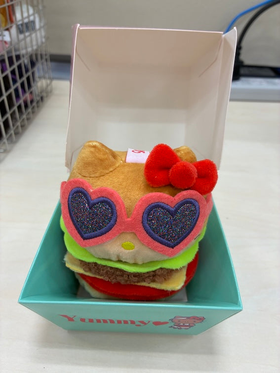 SANRIO - Hello Kitty's BLT burger - Plush Kawaii YumYum 9cm