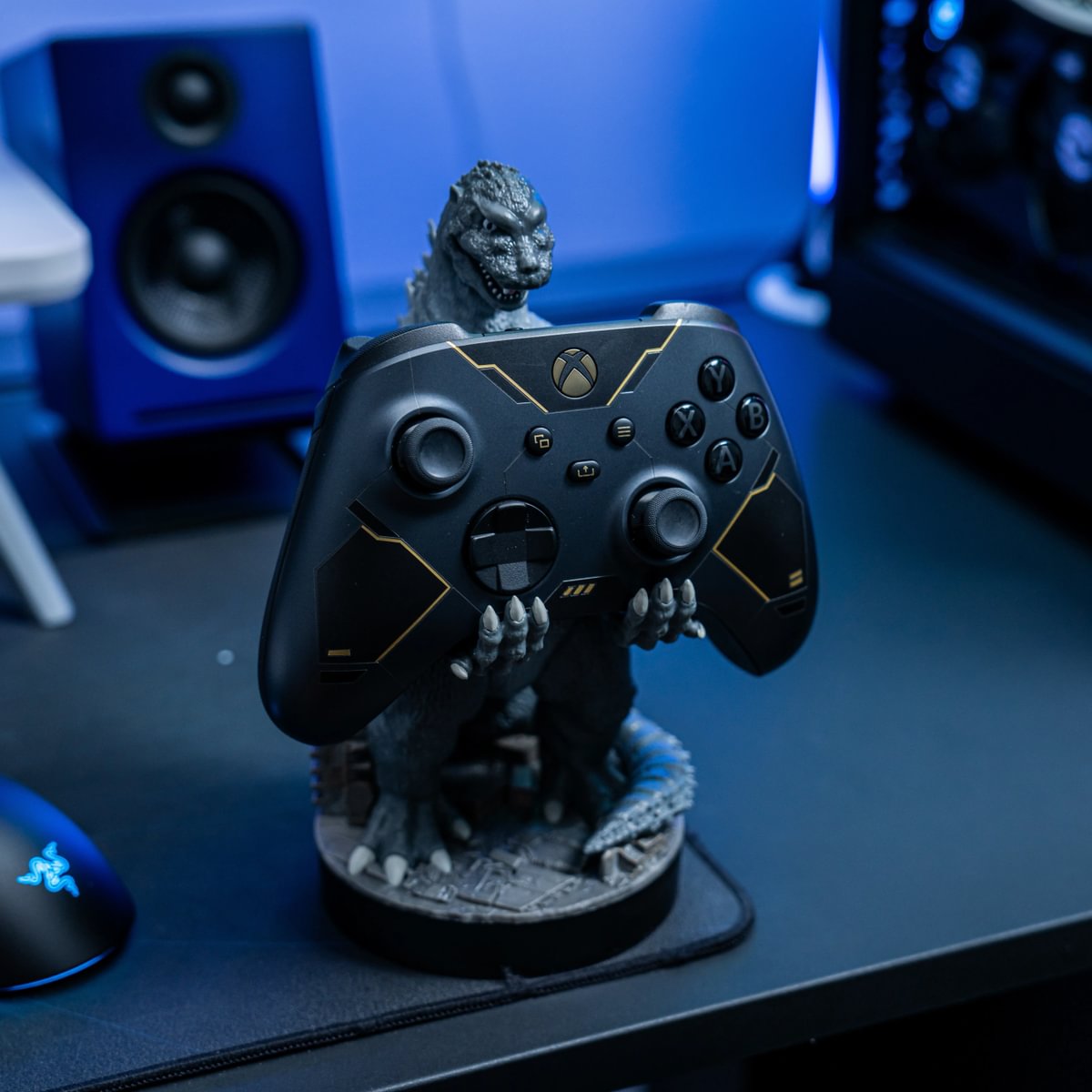 GODZILLA - 1954 - Controller & Phone Support - 20cm