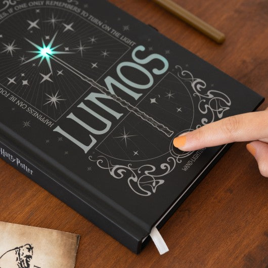 HARRY POTTER - Lomus - Premium Light Notebook + Wand Pen