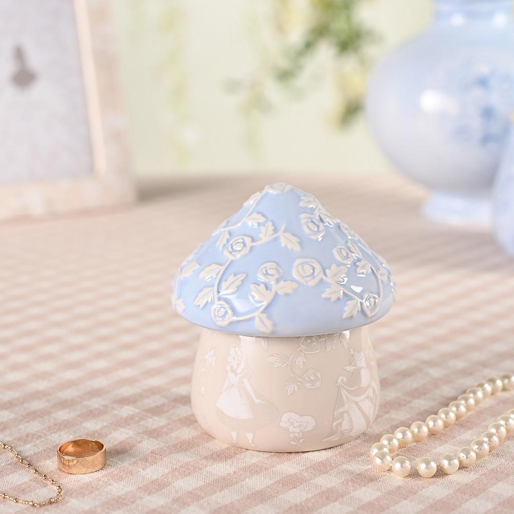 ALICE IN WONDERLAND - Mushroom - Embossed Trinket Box