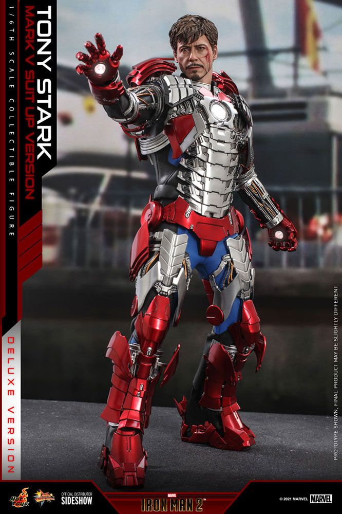 MARVEL - Tony Stark (Mark V Suit Up) Deluxe - Action Figure 31cm