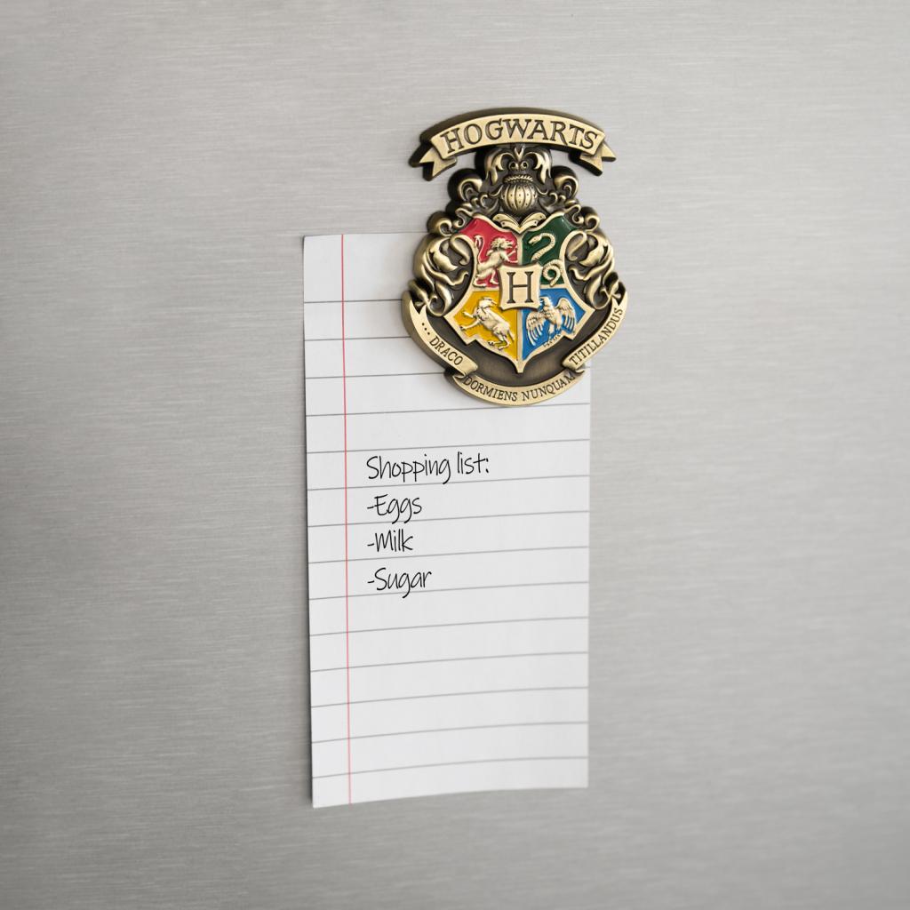 HARRY POTTER - Hogwarts - Metal Magnet 7cm