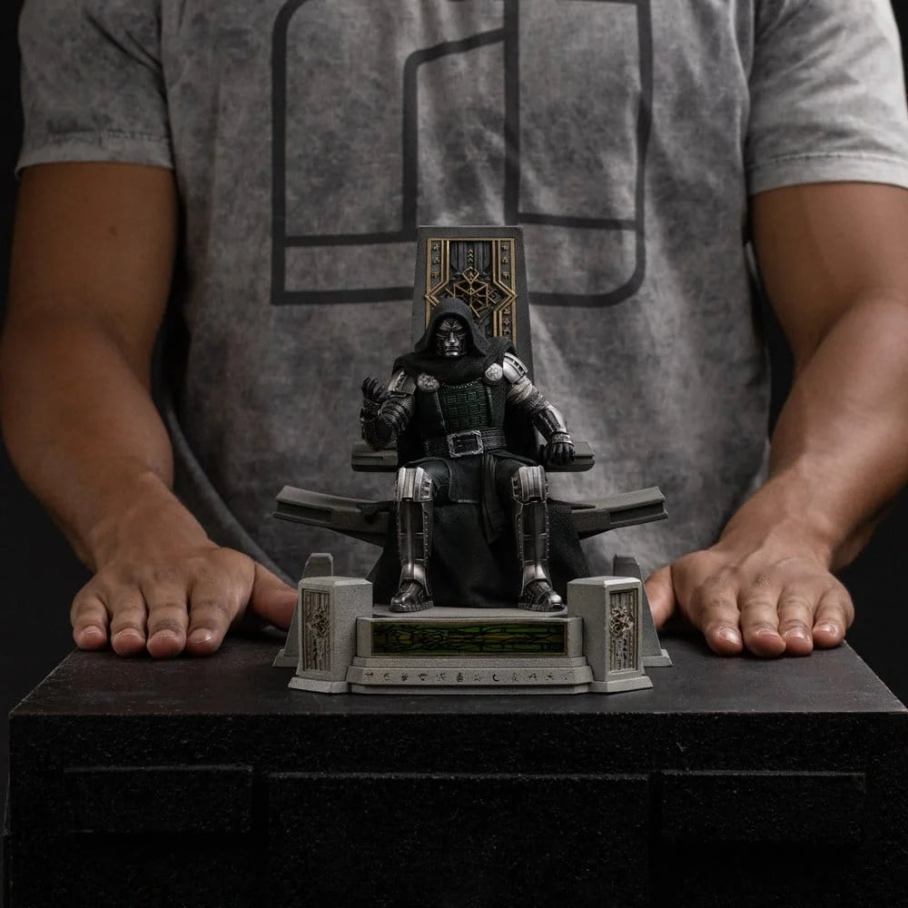 AVENGERS DOOMSDAY - Doctor Doom On Throne - Art Scale 1/10 22cm
