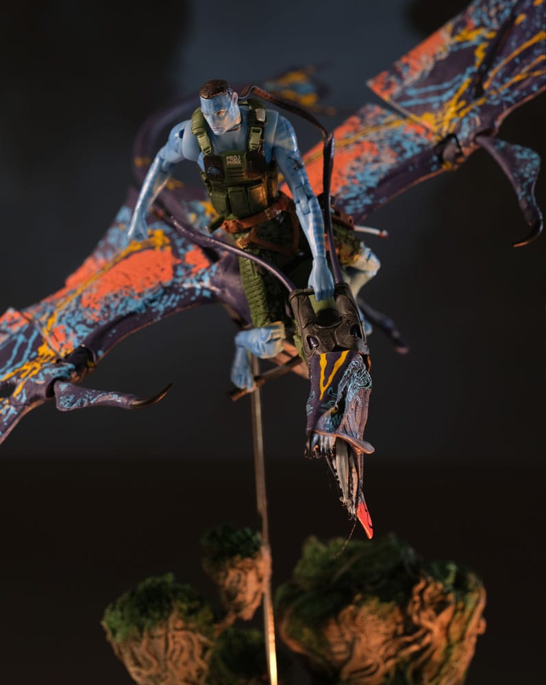 AVATAR LA VOIE DE L'EAU - Recom Quaritch & RDA Banshee - Figure 18cm