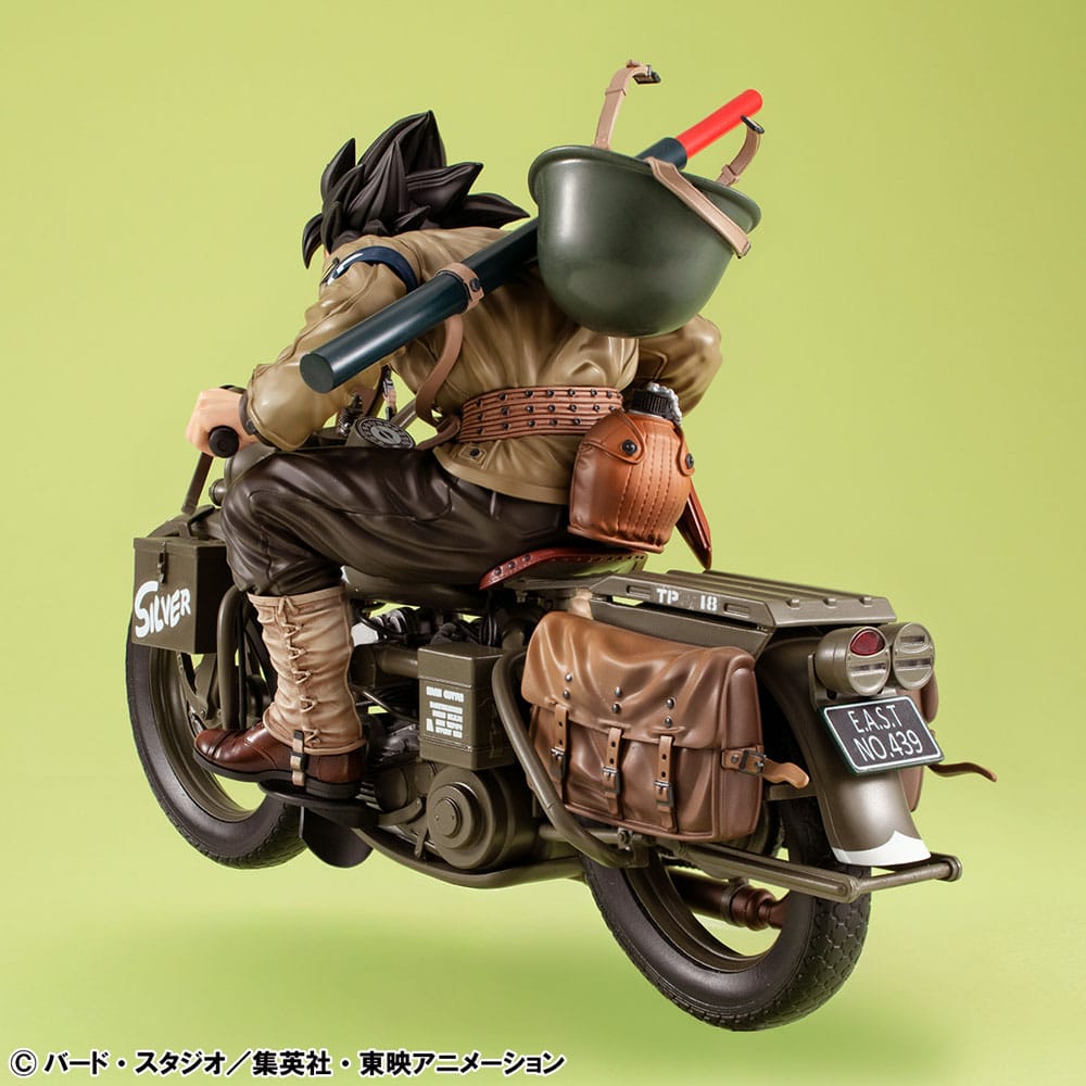 DRAGON BALL Z - Son Goku & Bike - Statue Desktop Real McCoy 18cm