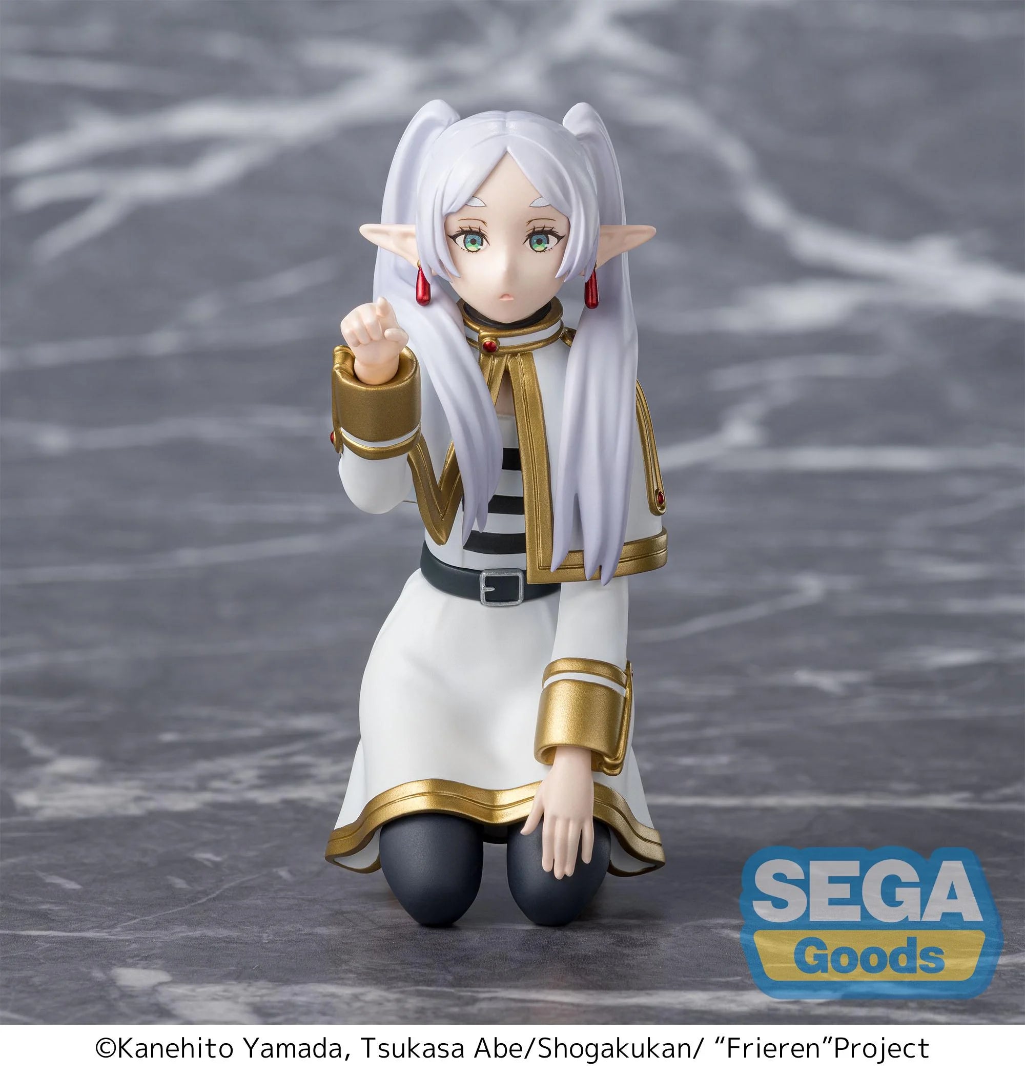 FRIEREN - Frieren Poking Something - Figure PM Perching 10cm