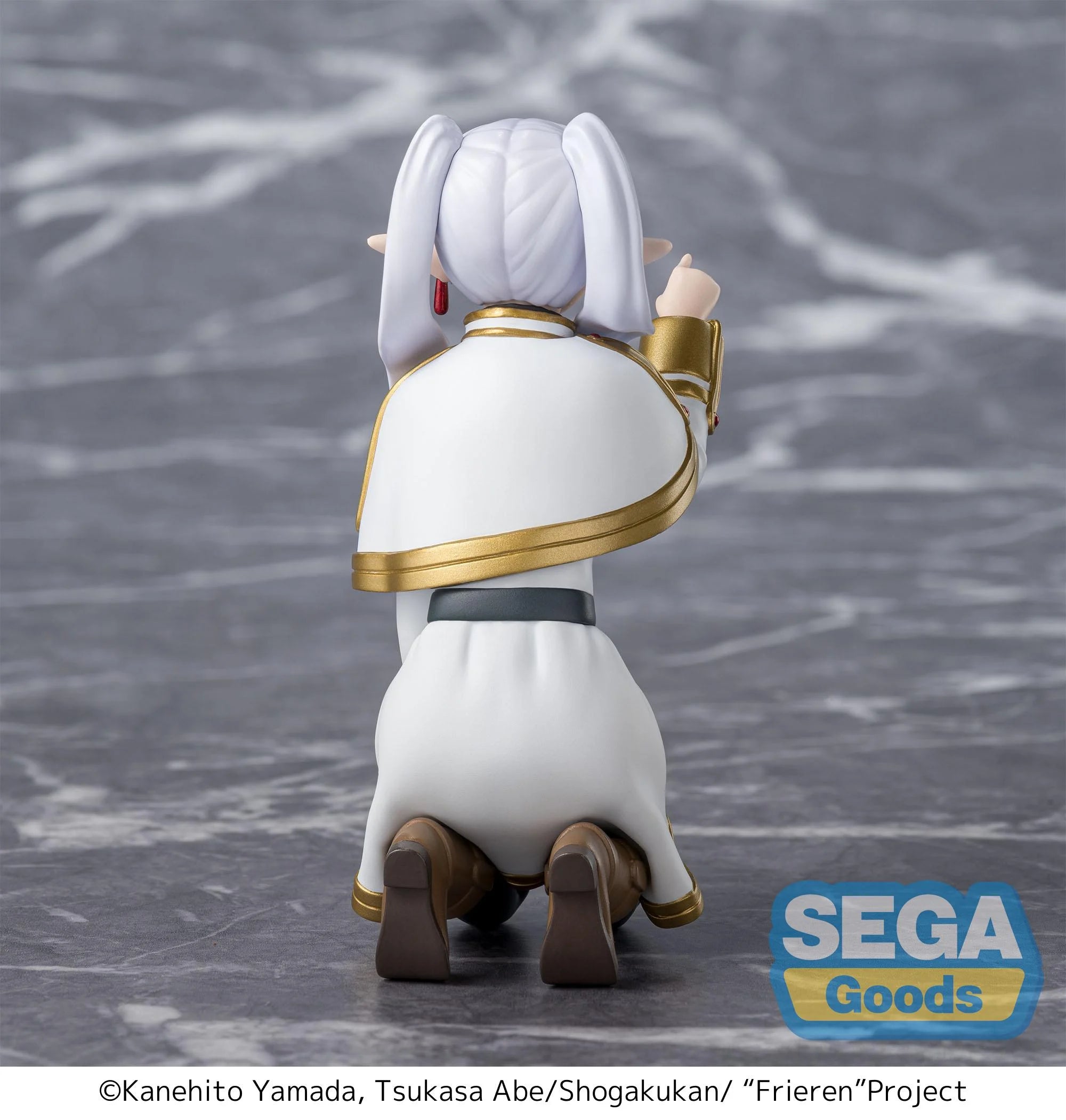 FRIEREN - Frieren Poking Something - Figure PM Perching 10cm