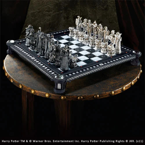 HARRY POTTER - The Final Challenge Chess Set