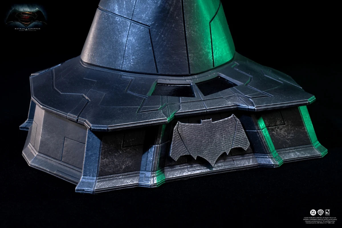 BATMAN V SUPERMAN - Armored Batman Helmet - Replica 1/1