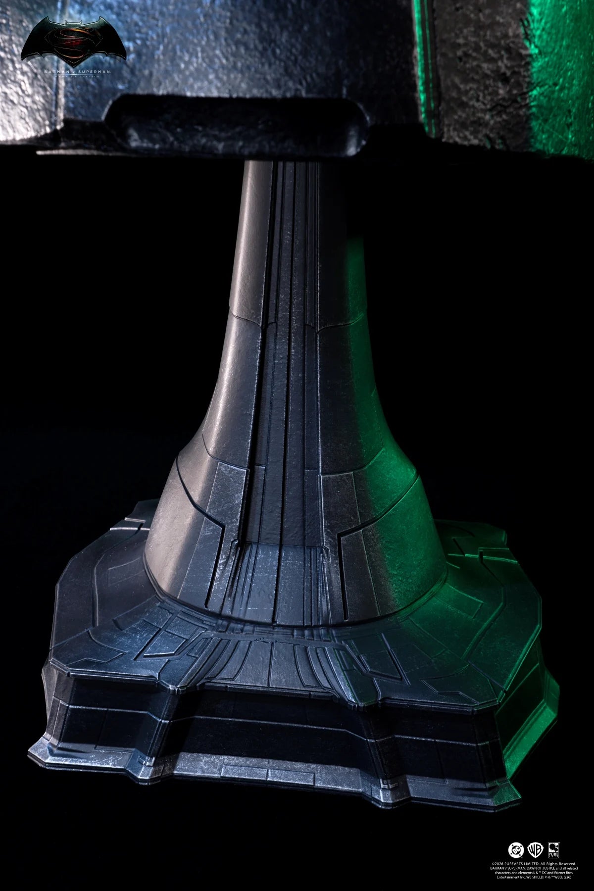 BATMAN V SUPERMAN - Armored Batman Helmet - Replica 1/1