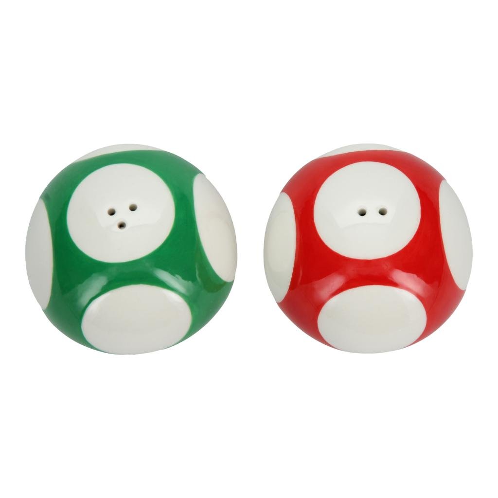 SUPER MARIO - Mushrooms - Salt and Pepper Shakers Set