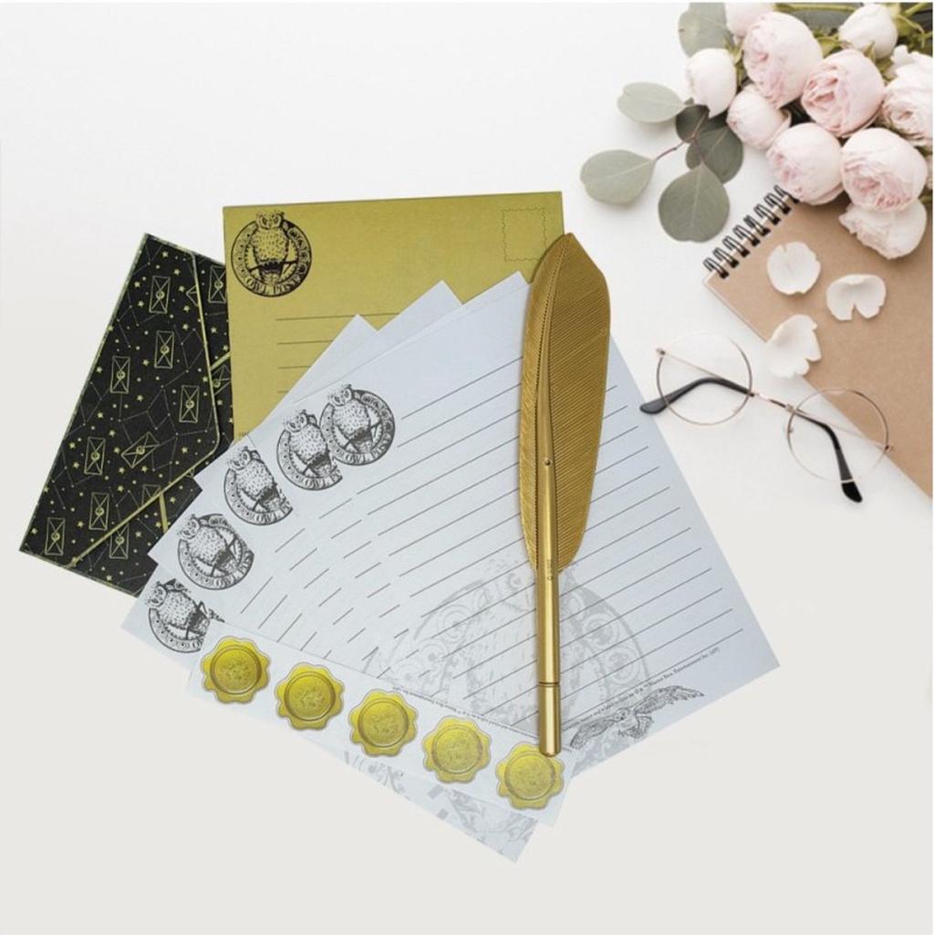 HARRY POTTER - Hogwarts - Writting Set - Sheets + Quill Pen