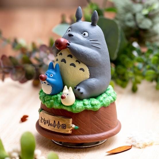 MY NEIGHBOR TOTORO - Totoro play the ocarina - Big musical statue