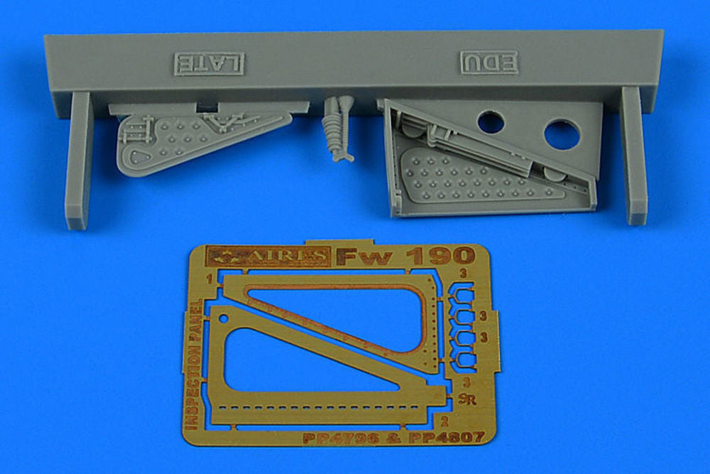 Fw 190 inspection panel - late for Eduard
