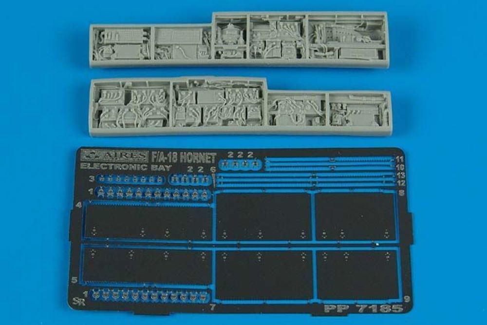 F/A-18 Hornet electronic bay f��r Hasegawa Bausatz